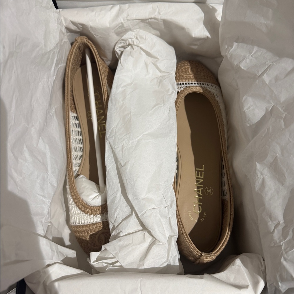 Chanel 25P Raffia White & Beige Flats | BNIB | Size 36, 36.5, 37.5 - Picture 10 of 13